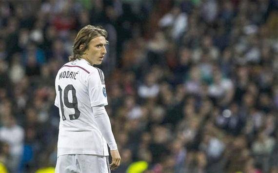 浙江稠州五人得分上双力克新疆，小组第一出线