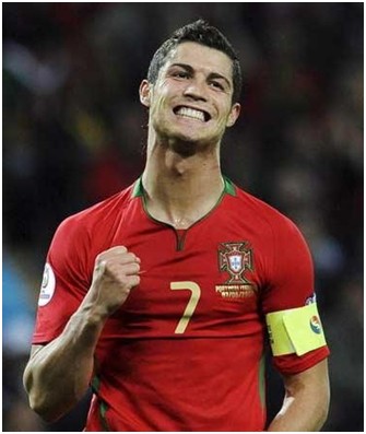 记者：哥甲中场萨缅托满意铁人的报价，目前仅需协商转会事宜