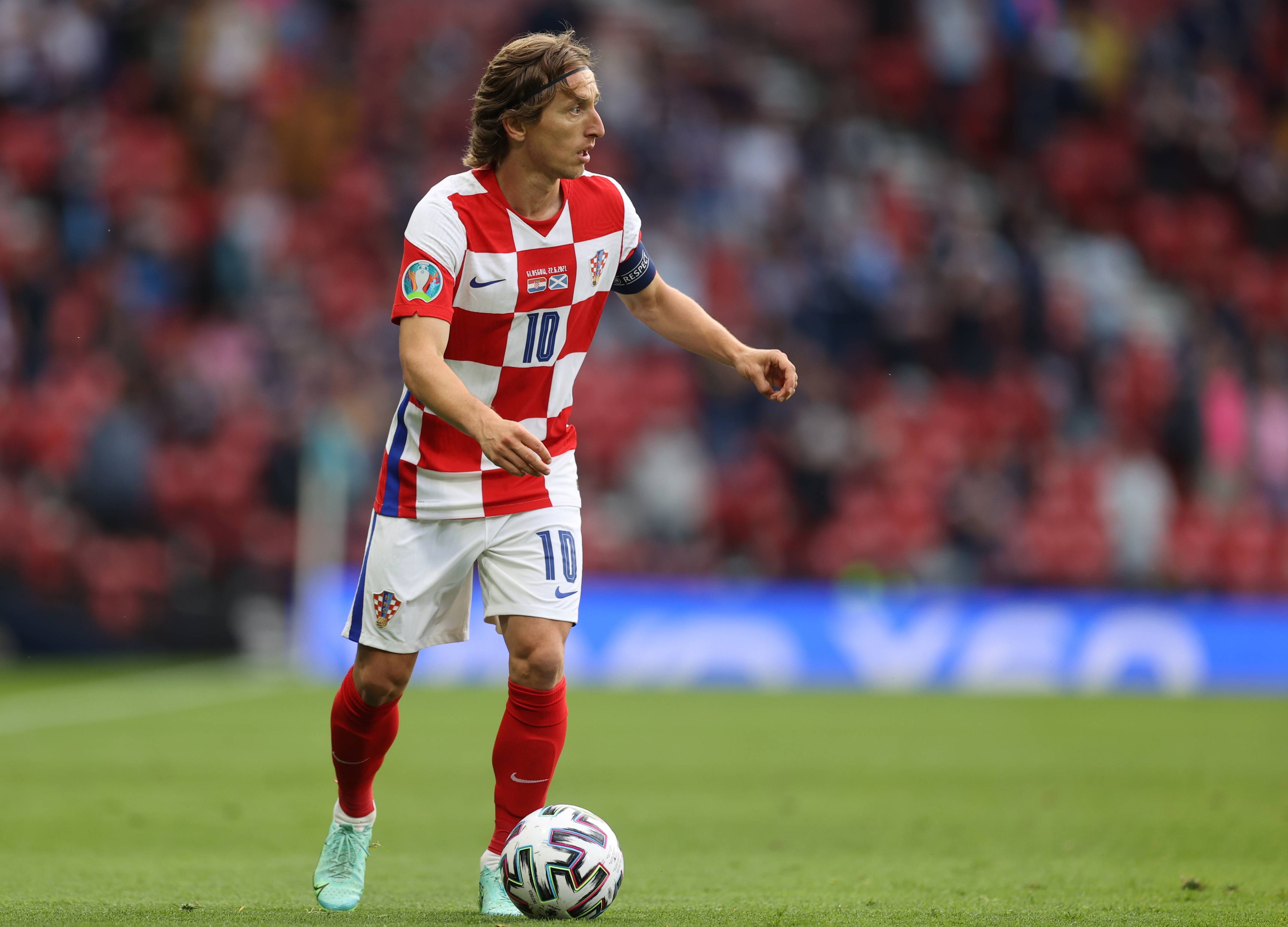 集体低迷！开拓者上半场13次失误&禁区得分14-36落后