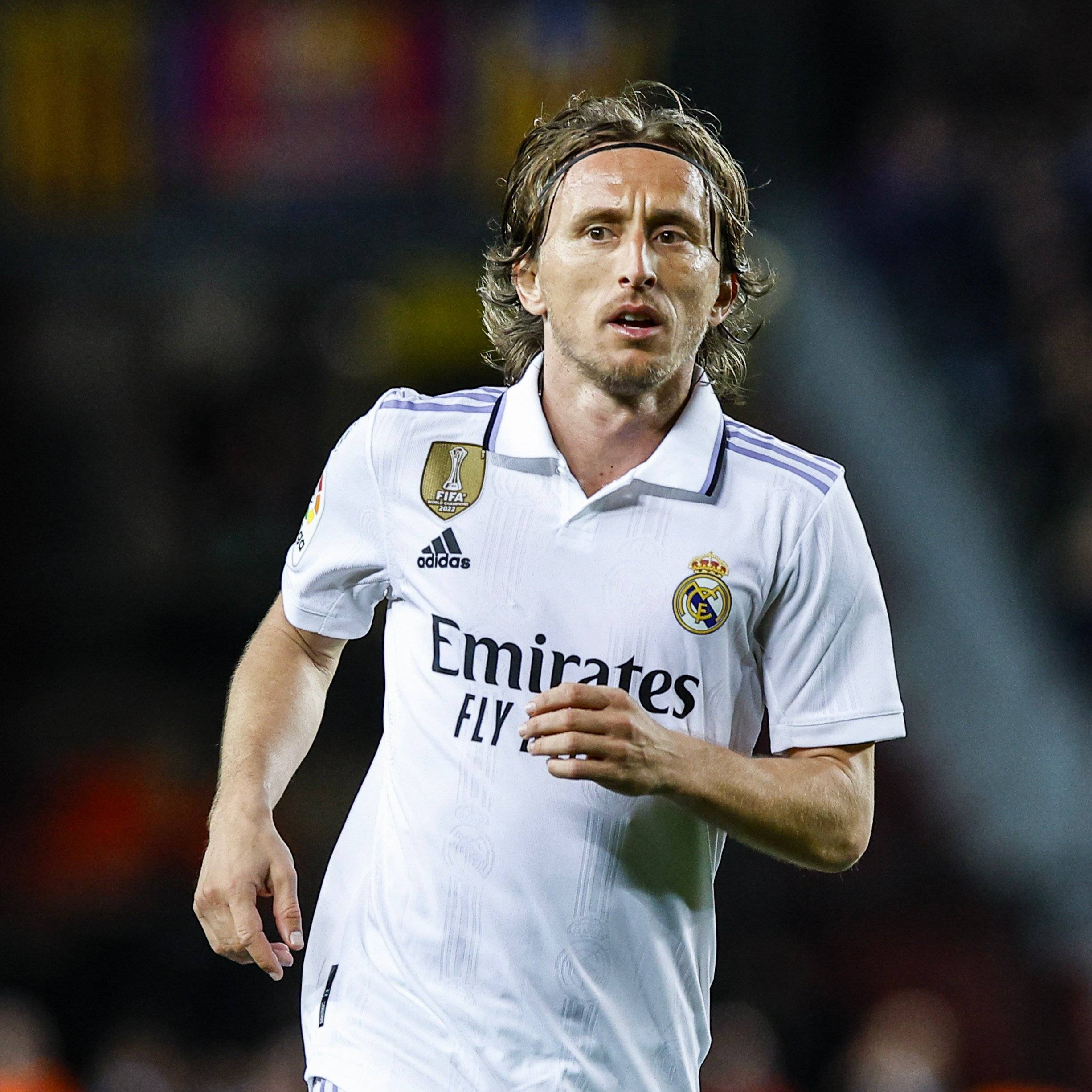 斑马队长，洛卡特利达成尤文生涯200场里程碑