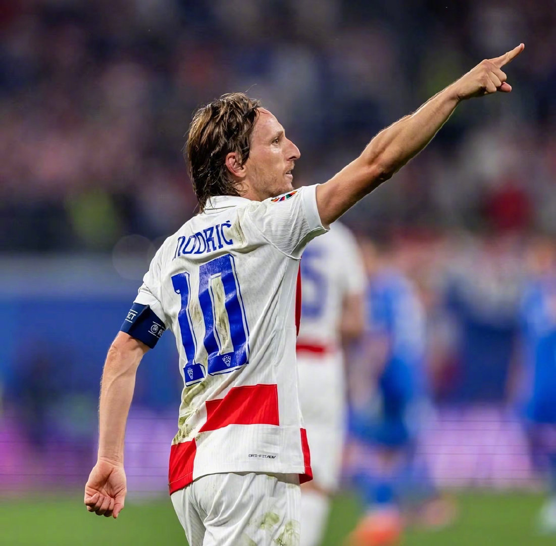 弗里克：没做好逼抢；我们不想用低位防守并靠反击1-0取胜