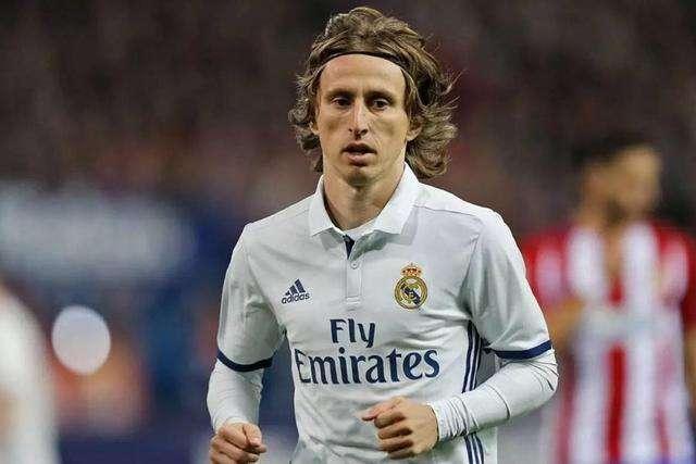 苏亚雷斯：我刚去巴萨时梅西的马黛茶泡得很“差劲”